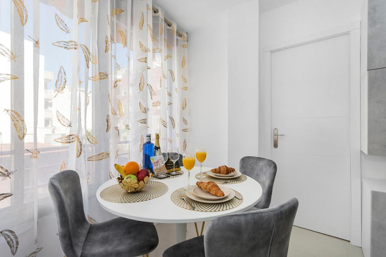 Reel Apartments- Walk To The Beach And Centre Torrevieja Exterior photo